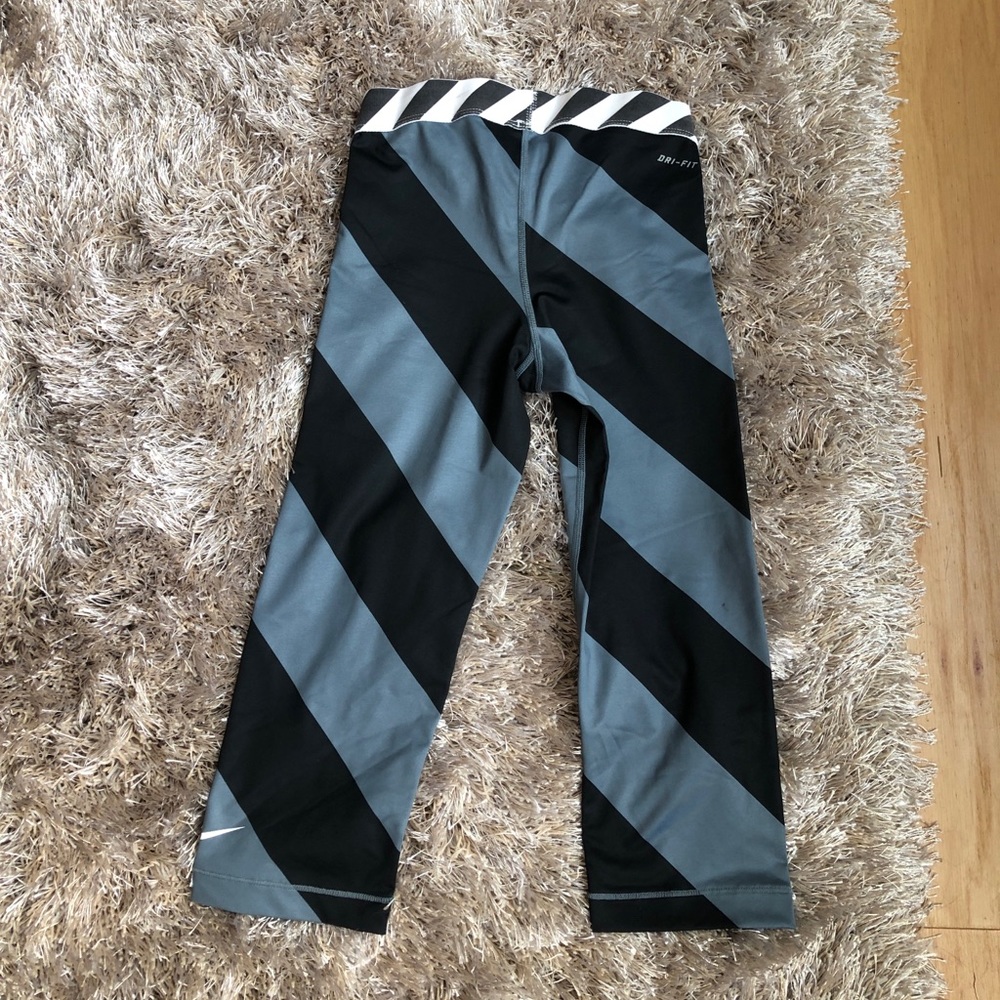 Nike cropped leggings - Picture 4 of 6
